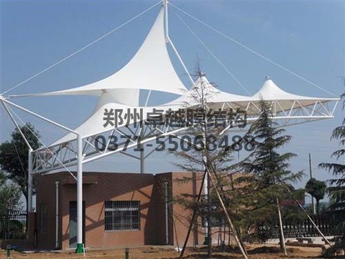 膜結(jié)構(gòu)材料主要有四種：膜材、鋼構(gòu)、索及附件