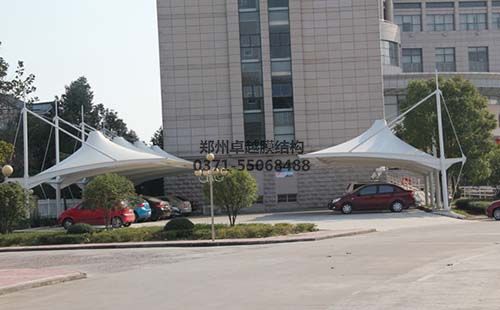 駐馬店產(chǎn)業(yè)集聚區(qū)膜結(jié)構(gòu)車(chē)棚