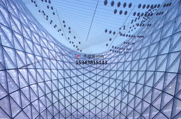 銅川張拉膜籃球場遮陽棚生產(chǎn)廠家設(shè)計(jì)施工【銅川職業(yè)技術(shù)學(xué)院張拉膜籃球場遮陽棚】等項(xiàng)目