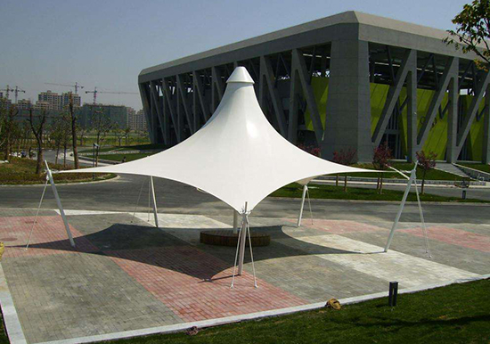 高爾夫膜結構除銹的方法